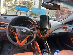 Hyundai Veloster 2014