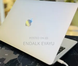 New Laptop Apple MacBook Pro 2021 M1 16GB Apple M1 Pro SSD 256GB