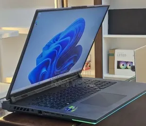 New Laptop Asus ROG Strix G18 16GB Intel Core i7 SSD 1T