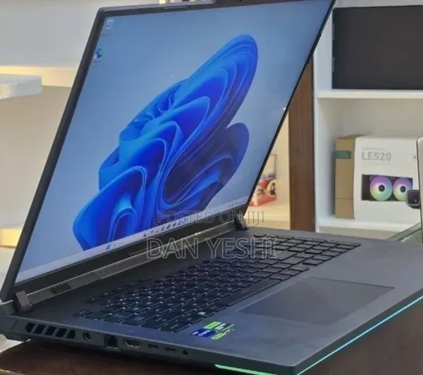 New Laptop Asus ROG Strix G18 16GB Intel Core i7 SSD 1T