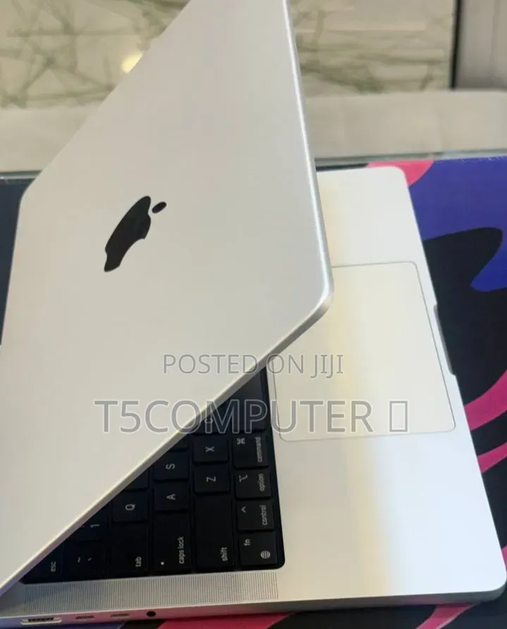 New Laptop Apple MacBook Pro 2021 M1 16GB Apple M1 Pro SSD 512GB