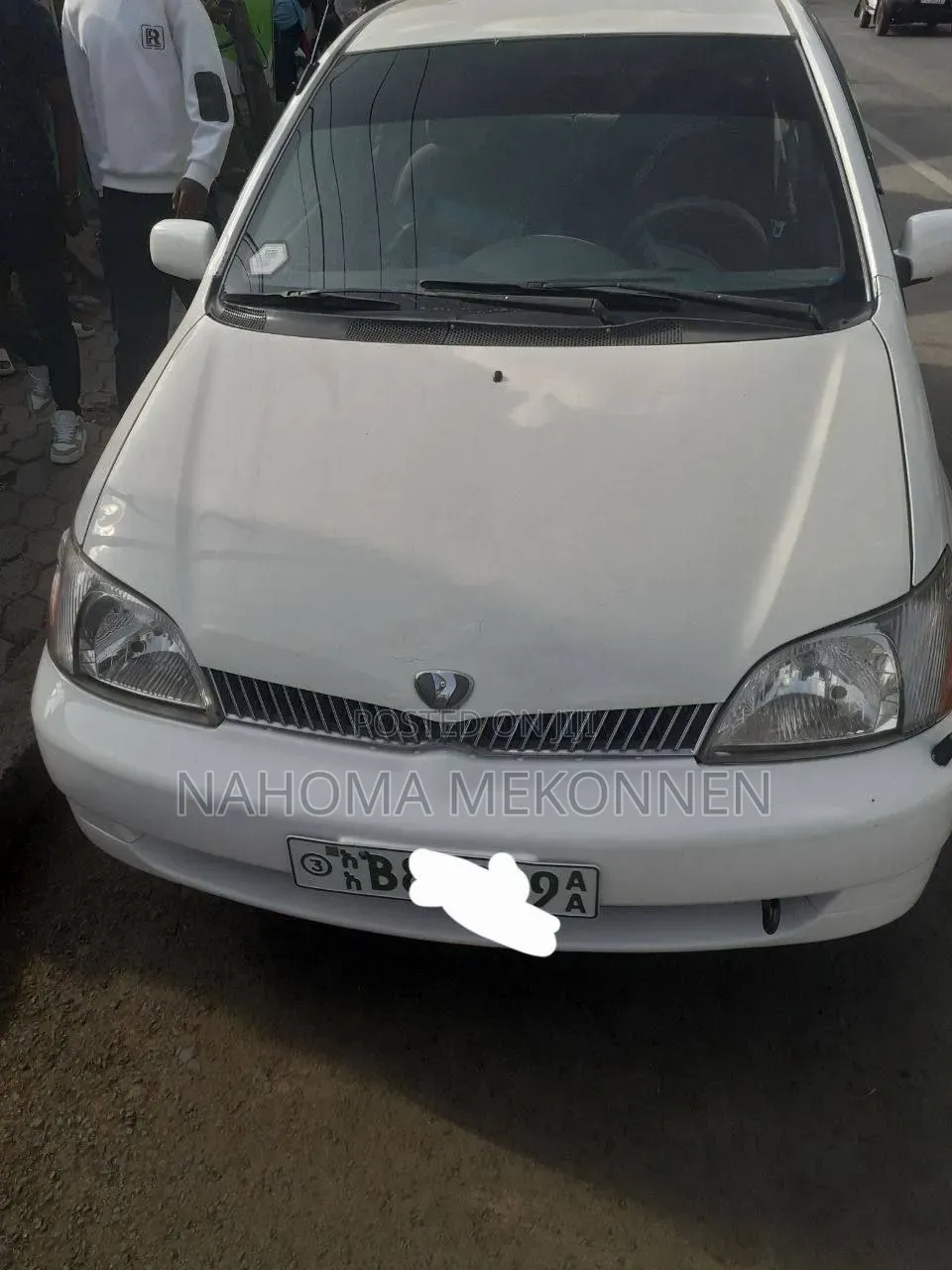 Toyota Platz 2001 White
