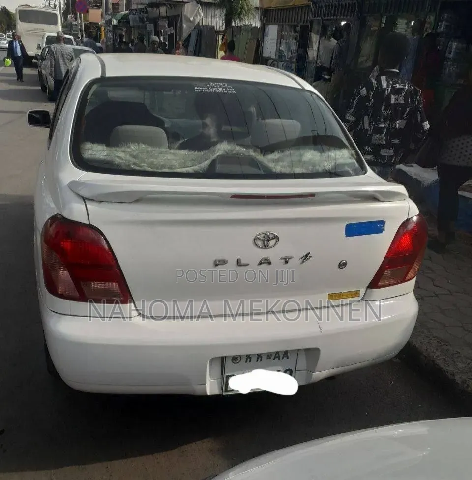 Toyota Platz 2001 White