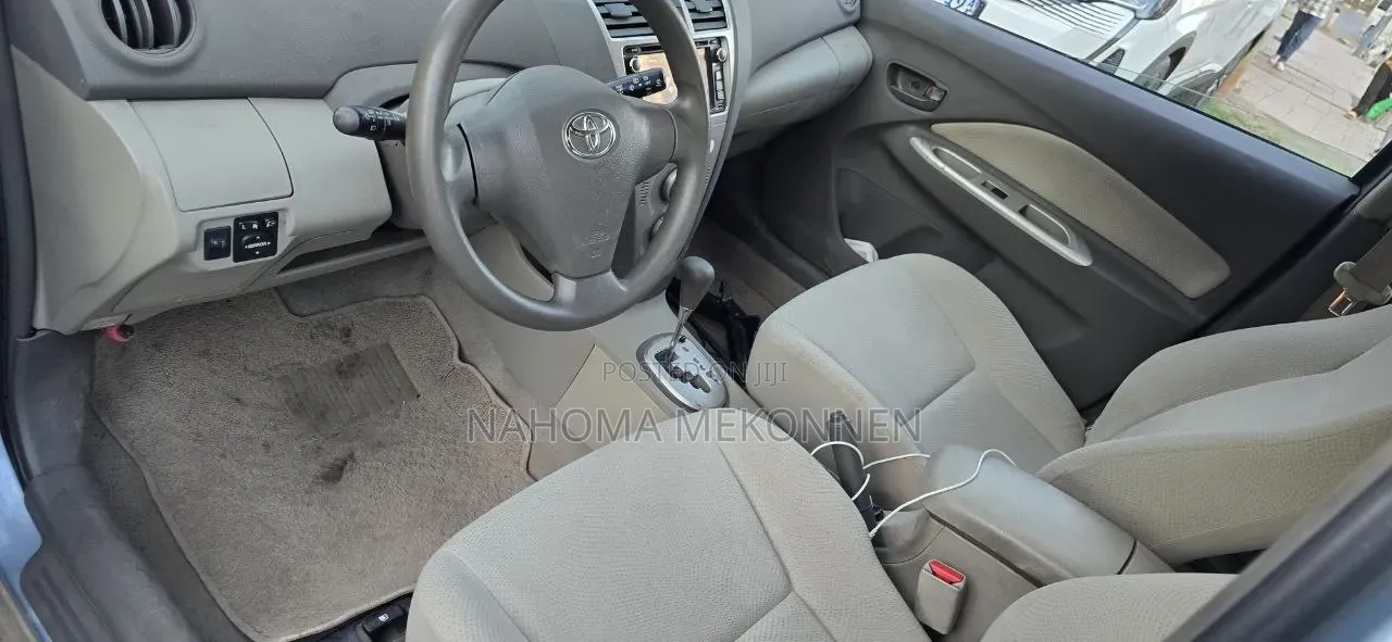 Toyota Yaris 2010 Blue