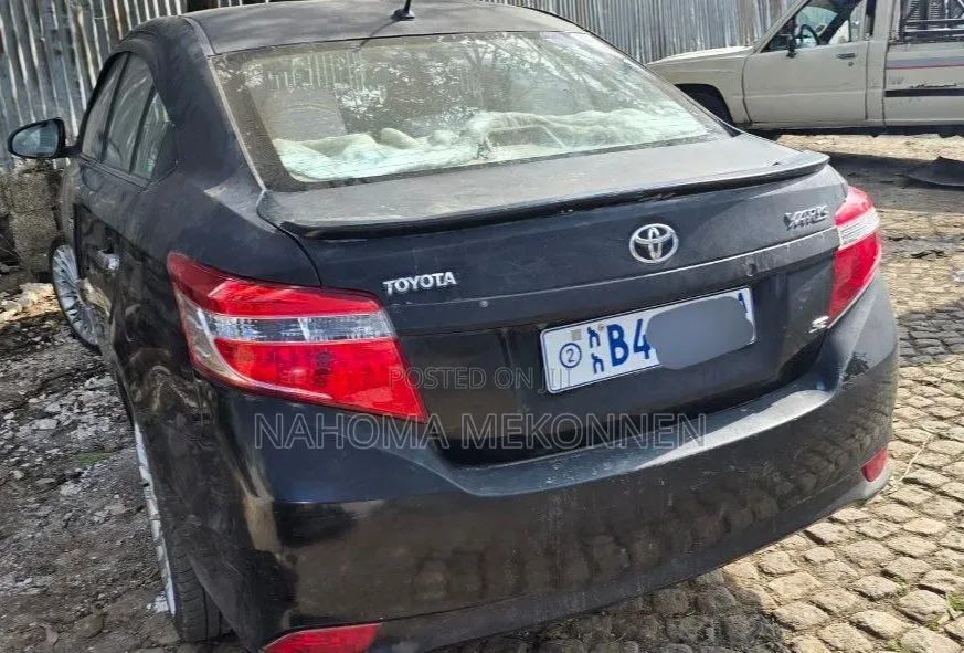 Toyota Yaris 2014 Black