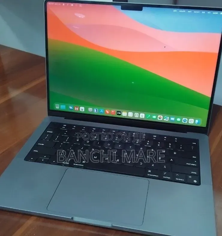 New Laptop Apple MacBook Pro 2021 M1 32GB Apple M1 Pro SSD 512GB