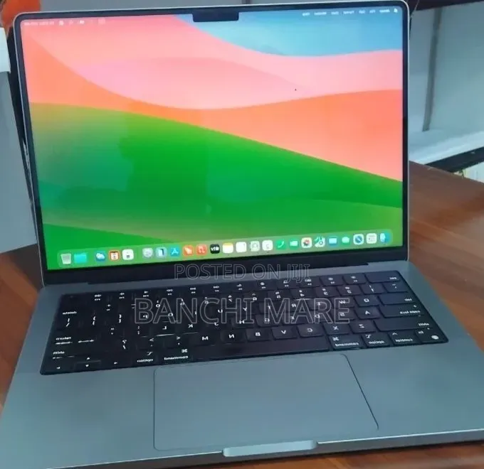 New Laptop Apple MacBook Pro 2021 M1 32GB Apple M1 Pro SSD 512GB