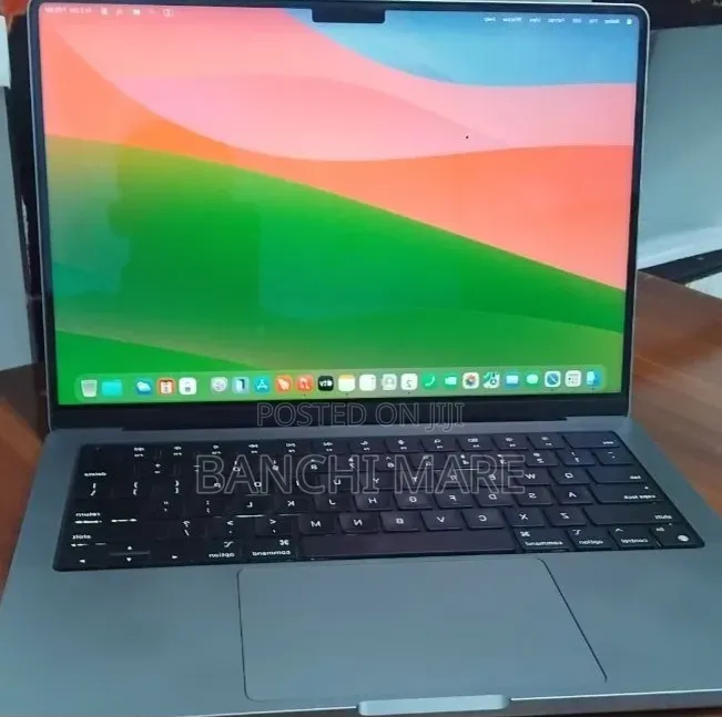 New Laptop Apple MacBook Pro 2021 M1 32GB Apple M1 Pro SSD 512GB