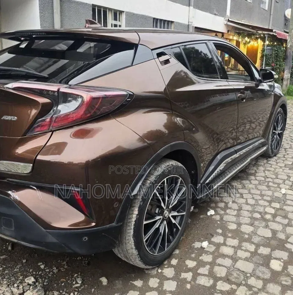 Toyota C-HR 2018 Brown