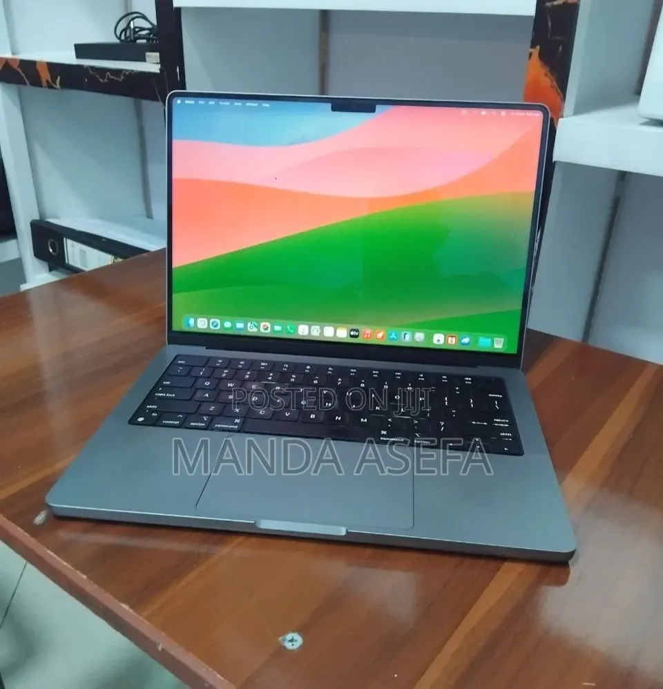 New Laptop Apple MacBook Pro 2021 M1 32GB Apple M1 Pro SSD 512GB