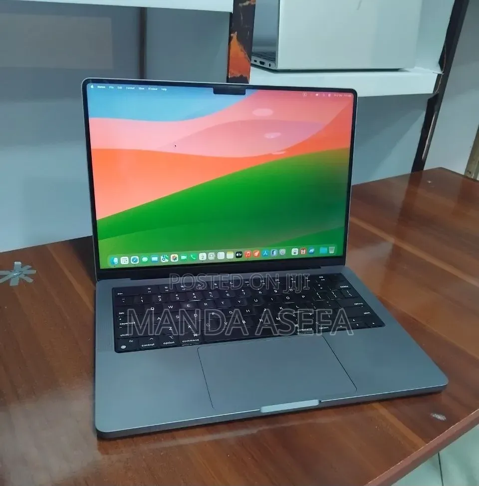 New Laptop Apple MacBook Pro 2021 M1 32GB Apple M1 Pro SSD 512GB