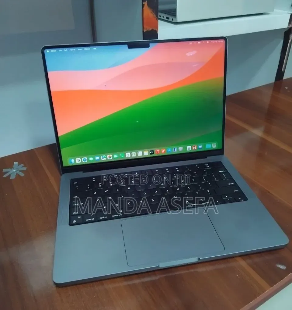 New Laptop Apple MacBook Pro 2021 M1 32GB Apple M1 Pro SSD 512GB