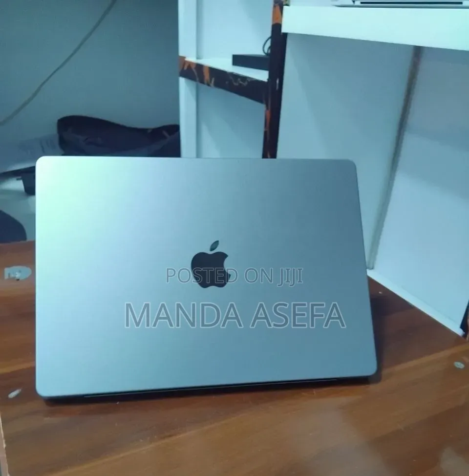 New Laptop Apple MacBook Pro 2021 M1 32GB Apple M1 Pro SSD 512GB