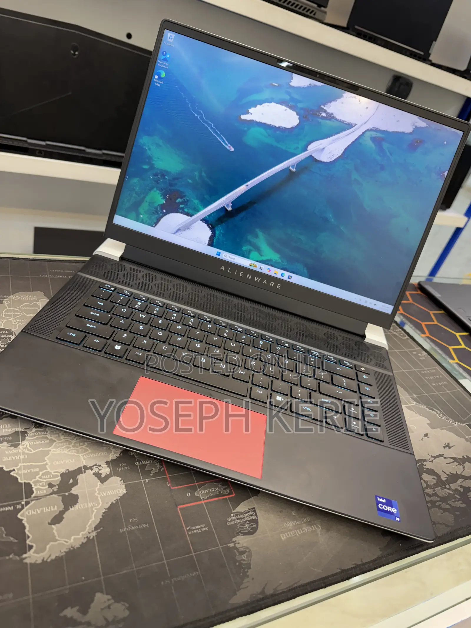 New Laptop Dell Allienware M18 R1 32GB Intel Core i9 SSD 1T