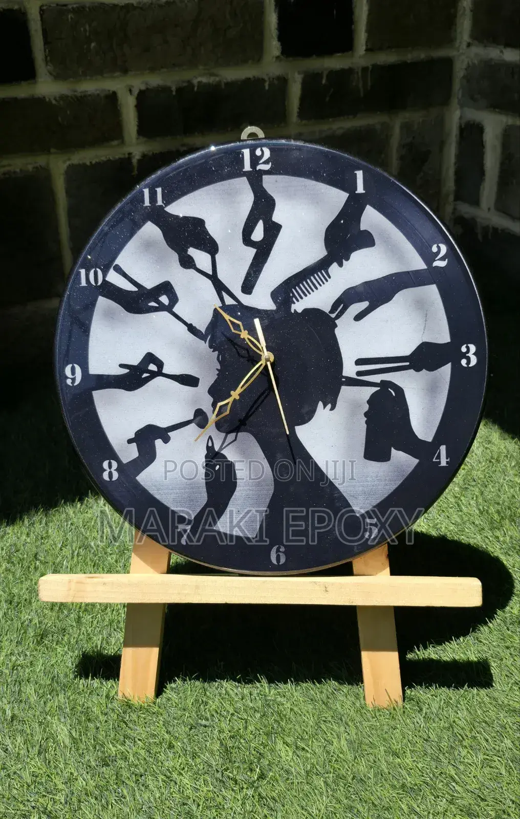 ማራኪ የሬዚን የግድግዳ ሰዓቶች (40x40cm)