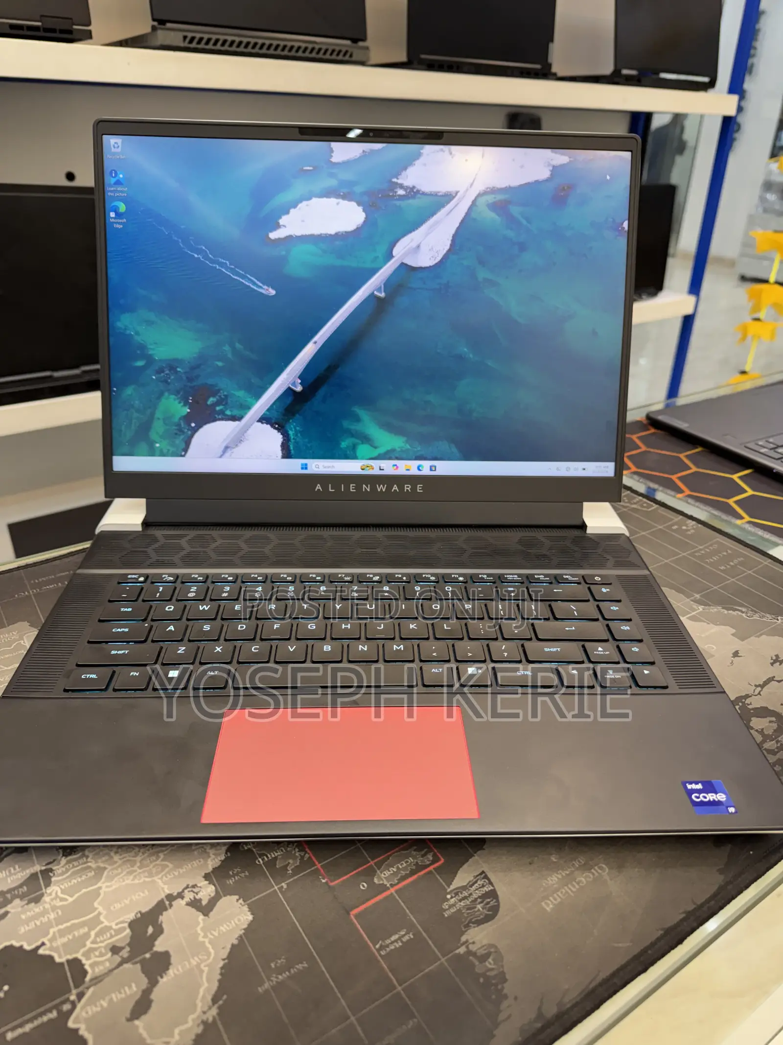 New Laptop Dell Allienware M18 R1 32GB Intel Core i9 SSD 1T