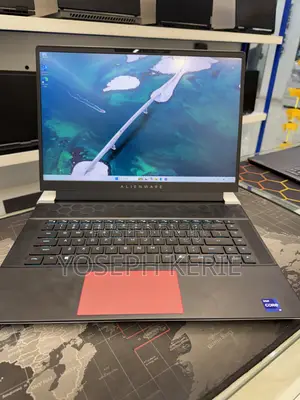 New Laptop Dell Allienware M18 R1 32GB Intel Core i9 SSD 1T