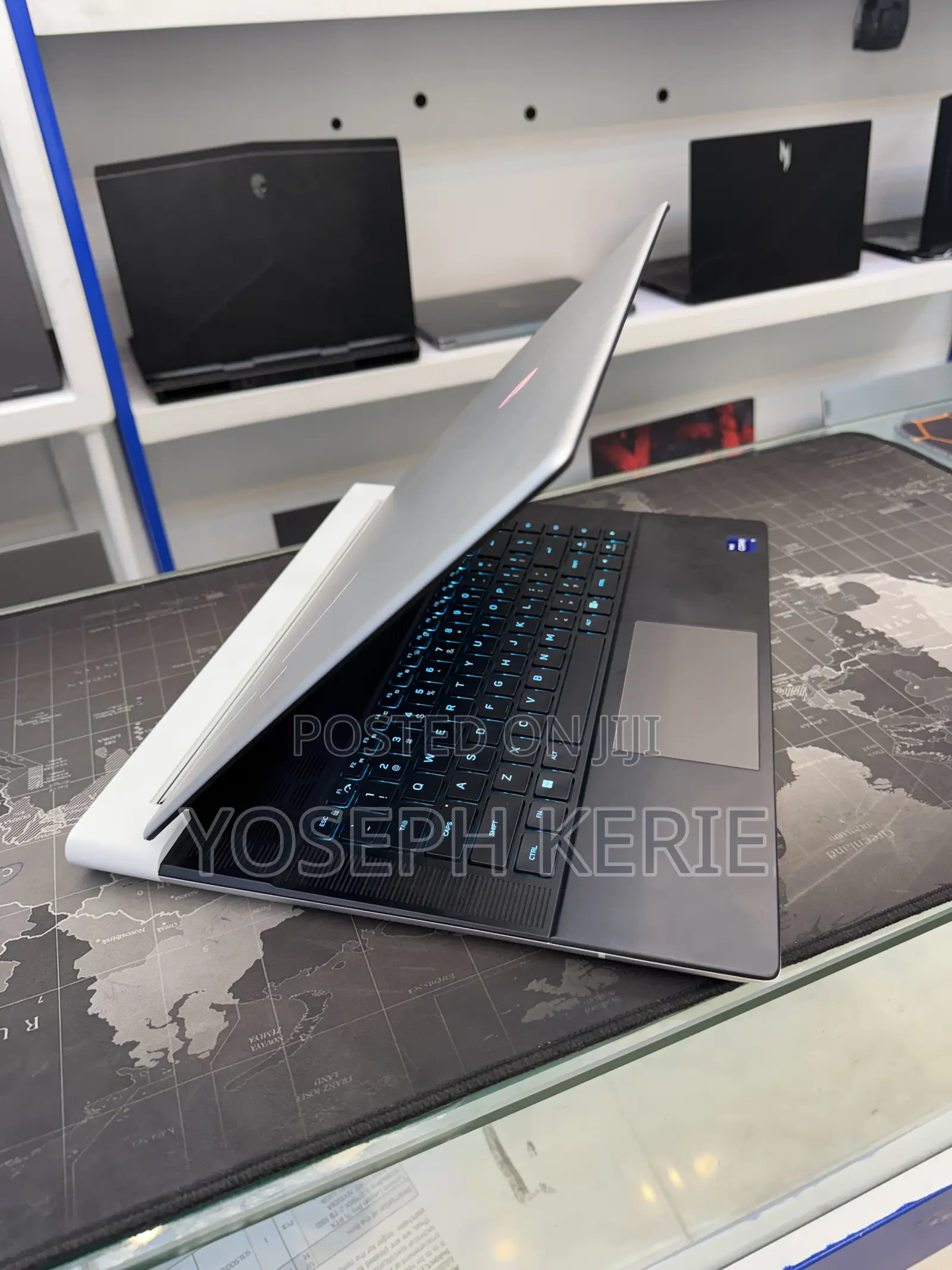New Laptop Dell Allienware M18 R1 32GB Intel Core i9 SSD 1T