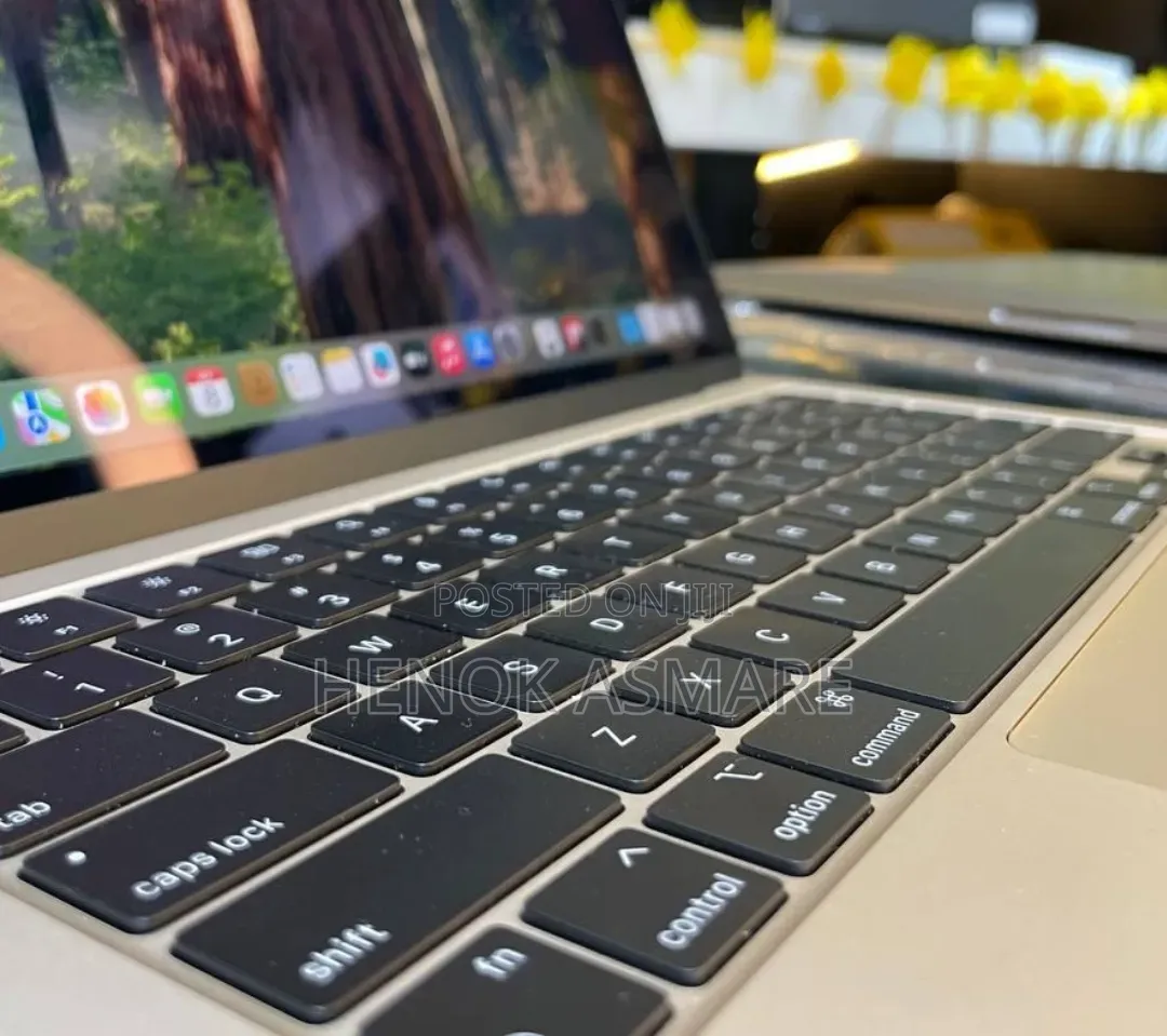 New Laptop Apple MacBook Air 2025 M4 16GB Apple M4 SSD 512GB