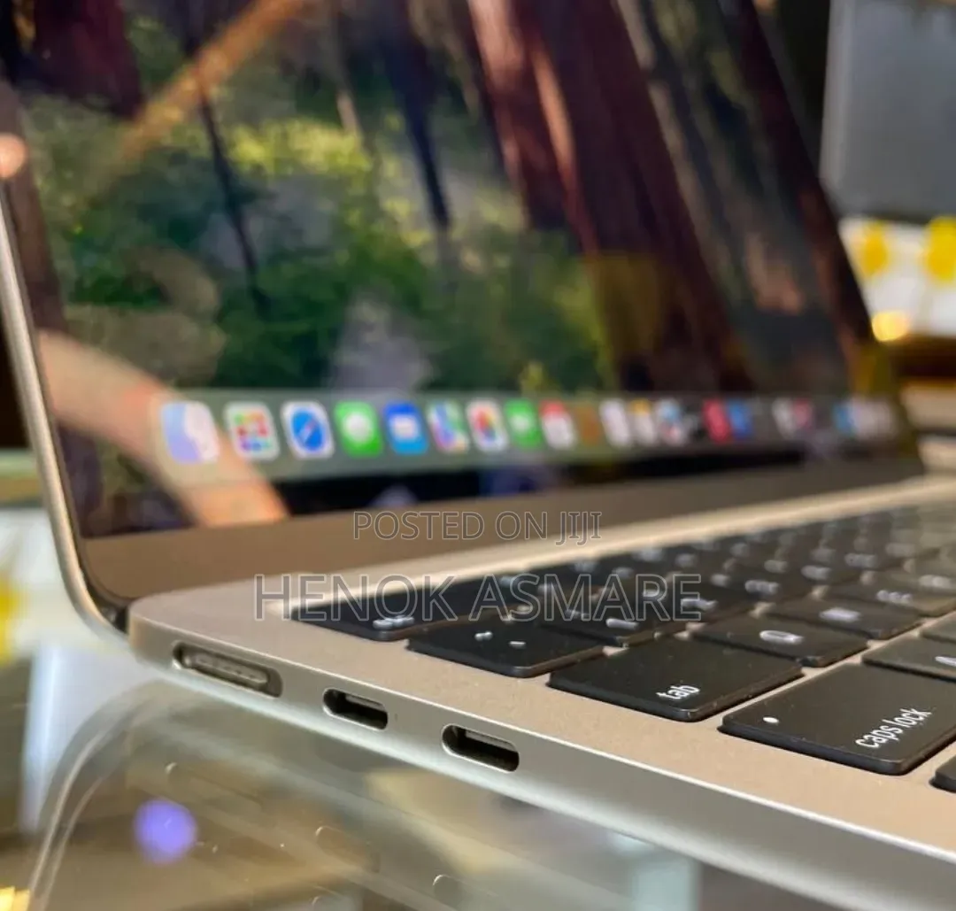 New Laptop Apple MacBook Air 2025 M4 16GB Apple M4 SSD 512GB