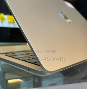 New Laptop Apple MacBook Air 2025 M4 16GB Apple M4 SSD 512GB