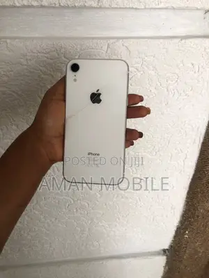 Apple iPhone XR 64 GB White