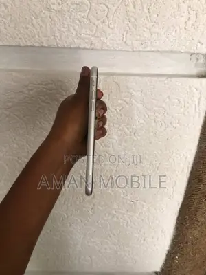 Apple iPhone XR 64 GB White