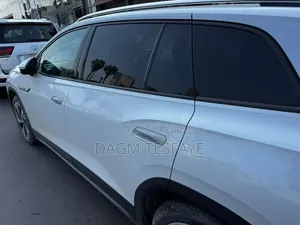 Volkswagen ID.6 2022 White