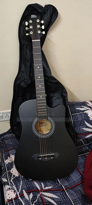 Box Guitar