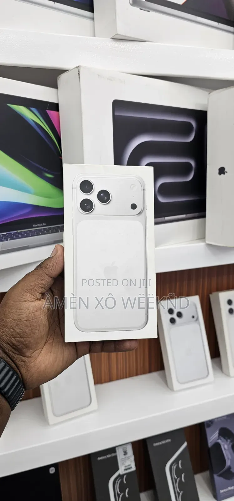 New Apple iPhone 17 Pro Max 256 GB Silver