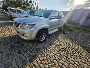 Toyota Hilux 2012