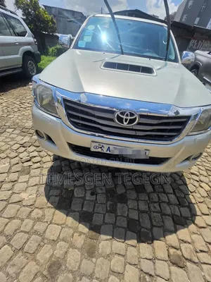 Toyota Hilux 2012