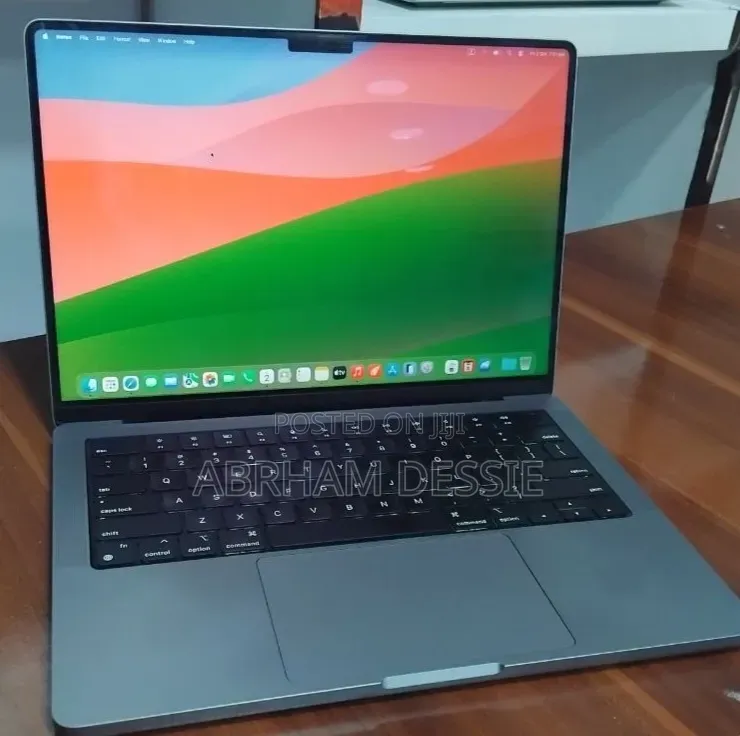 New Laptop Apple MacBook Pro 2021 M1 32GB Apple M1 SSD 512GB