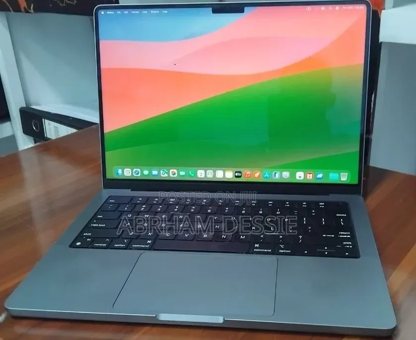 New Laptop Apple MacBook Pro 2021 M1 32GB Apple M1 SSD 512GB