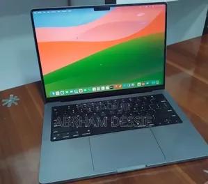 New Laptop Apple MacBook Pro 2021 M1 32GB Apple M1 SSD 512GB