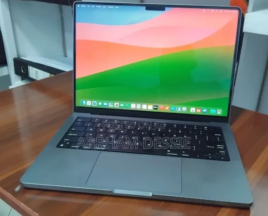 New Laptop Apple MacBook Pro 2021 M1 32GB Apple M1 SSD 512GB