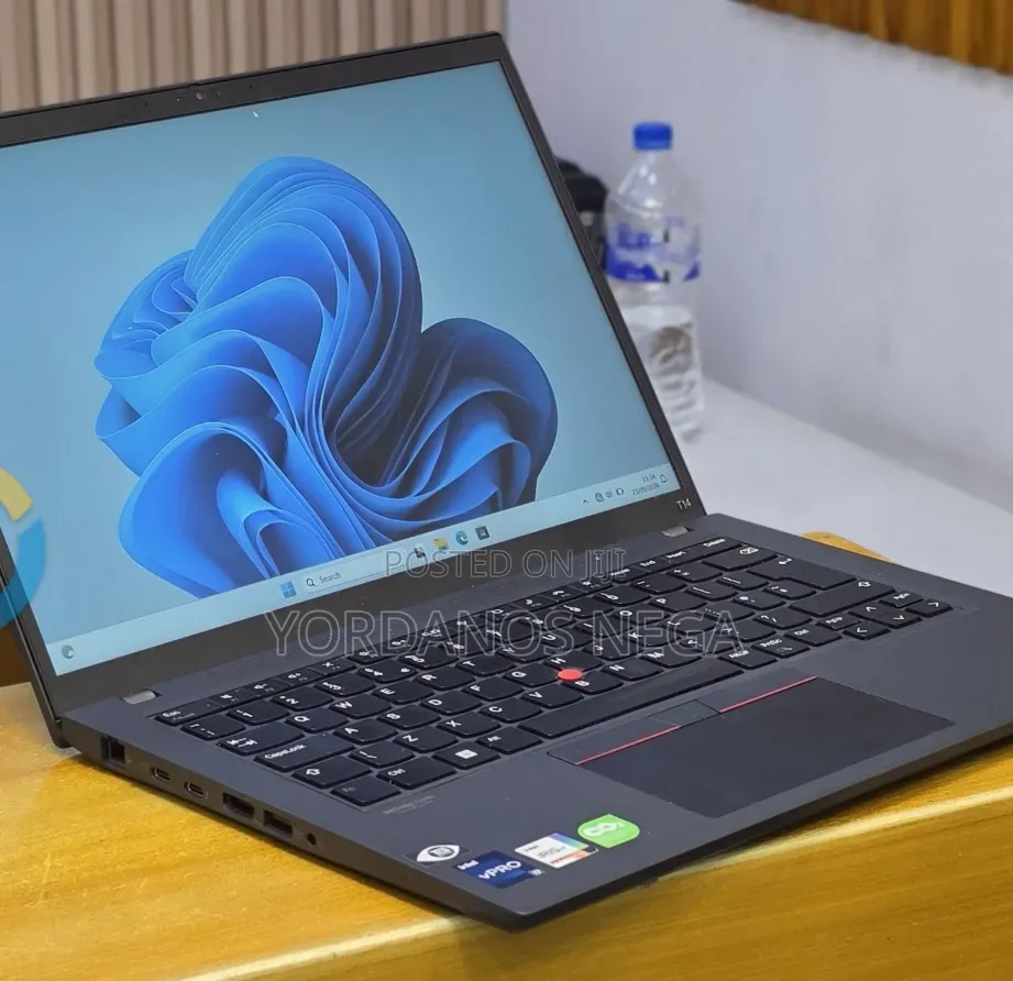 New Laptop Lenovo ThinkPad T14 16GB Intel Core i7 SSD 512GB
