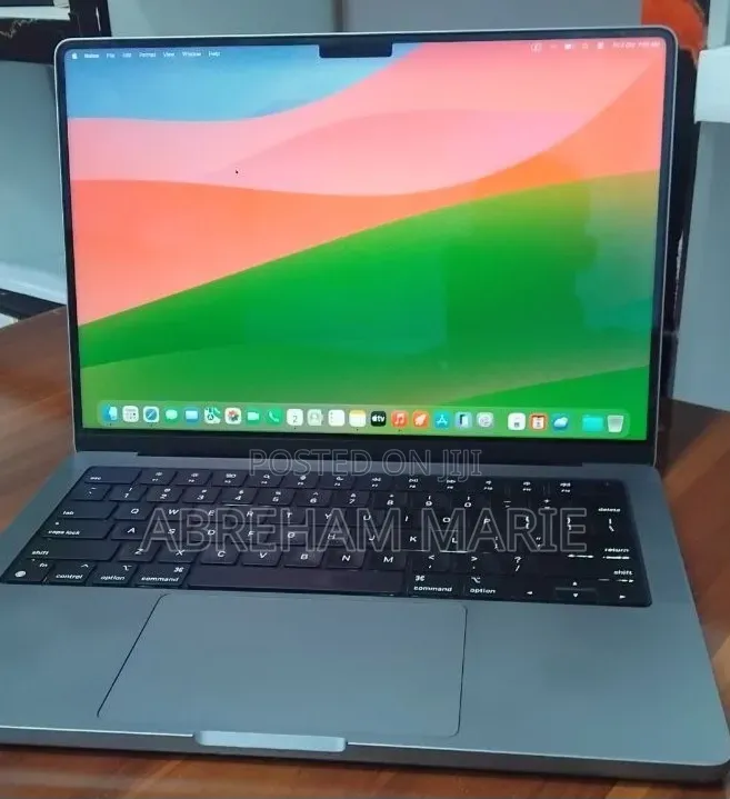 New Laptop Apple MacBook Pro 2021 M1 32GB Apple M1 Pro SSD 512GB
