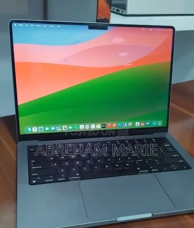 New Laptop Apple MacBook Pro 2021 M1 32GB Apple M1 Pro SSD 512GB