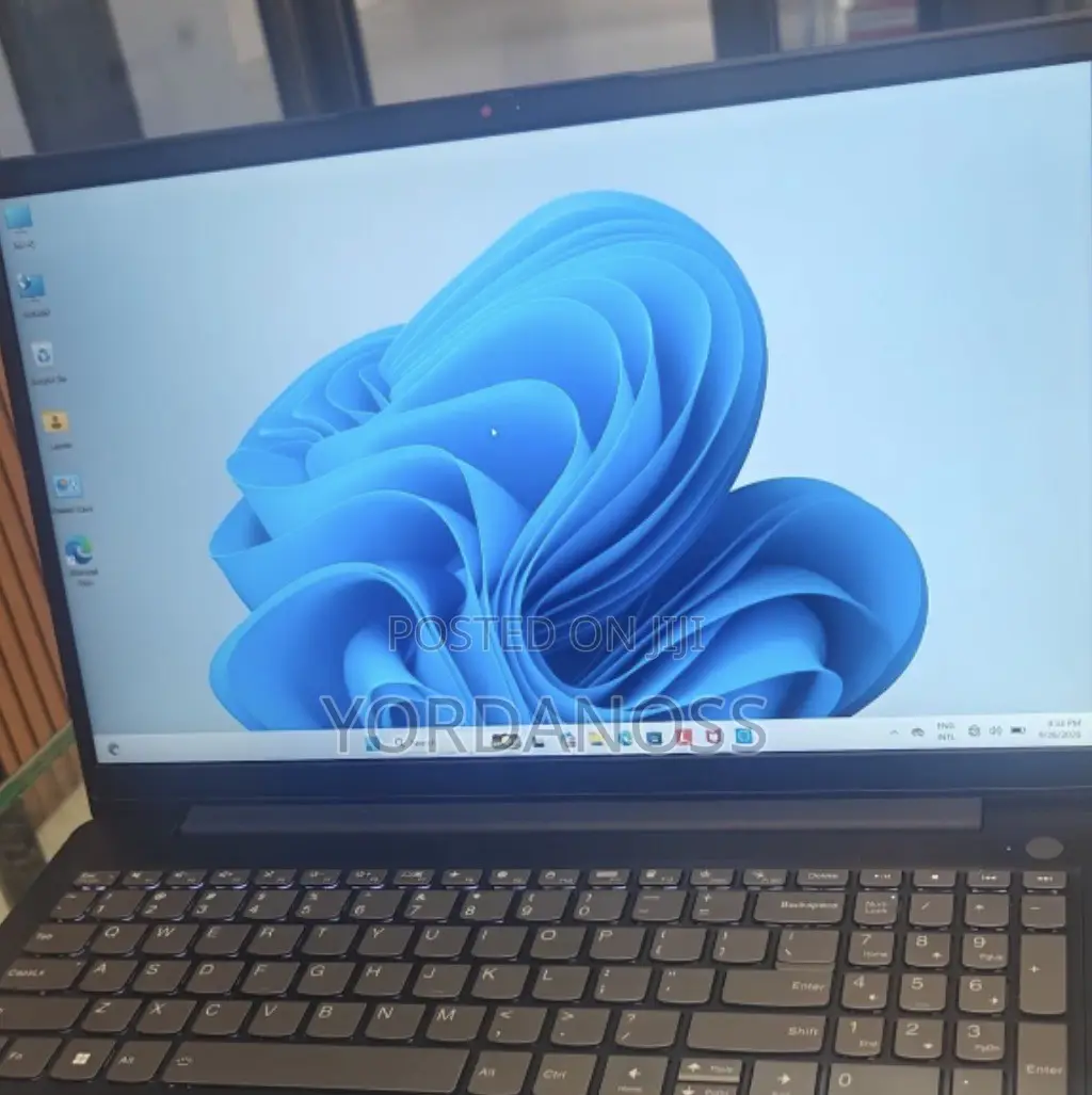 New Laptop Lenovo Ideapad 3 8GB Intel Core i5 SSD 512GB