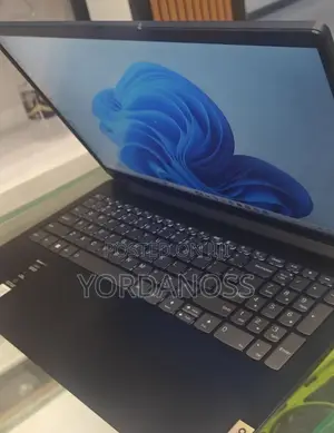 New Laptop Lenovo Ideapad 3 8GB Intel Core i5 SSD 512GB