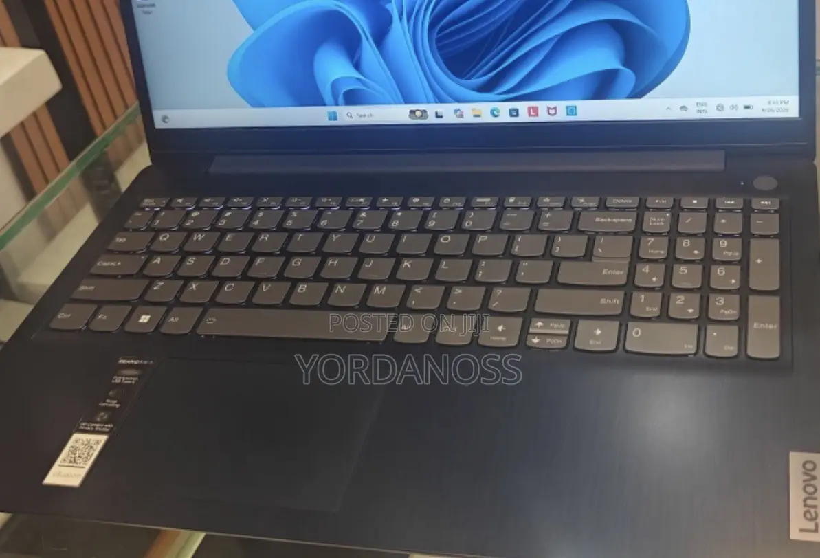 New Laptop Lenovo Ideapad 3 8GB Intel Core i5 SSD 512GB