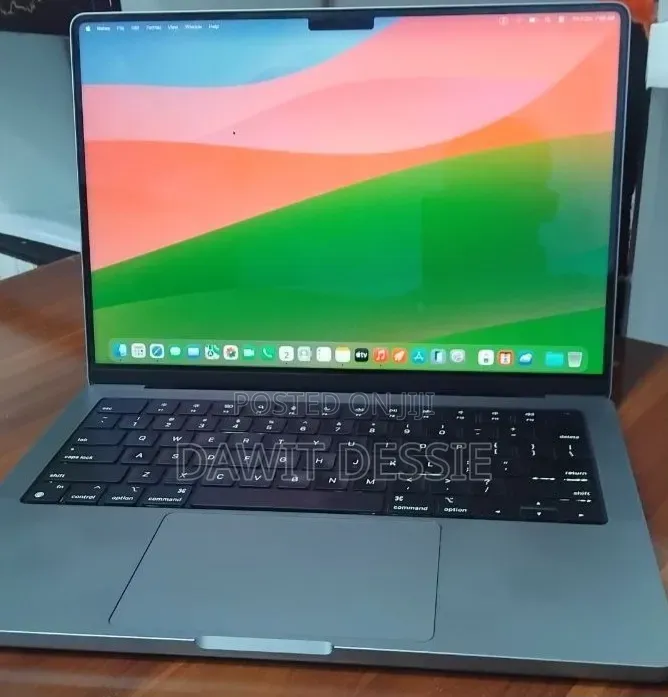 New Laptop Apple MacBook Pro 2021 M1 32GB Apple M1 Pro SSD 512GB