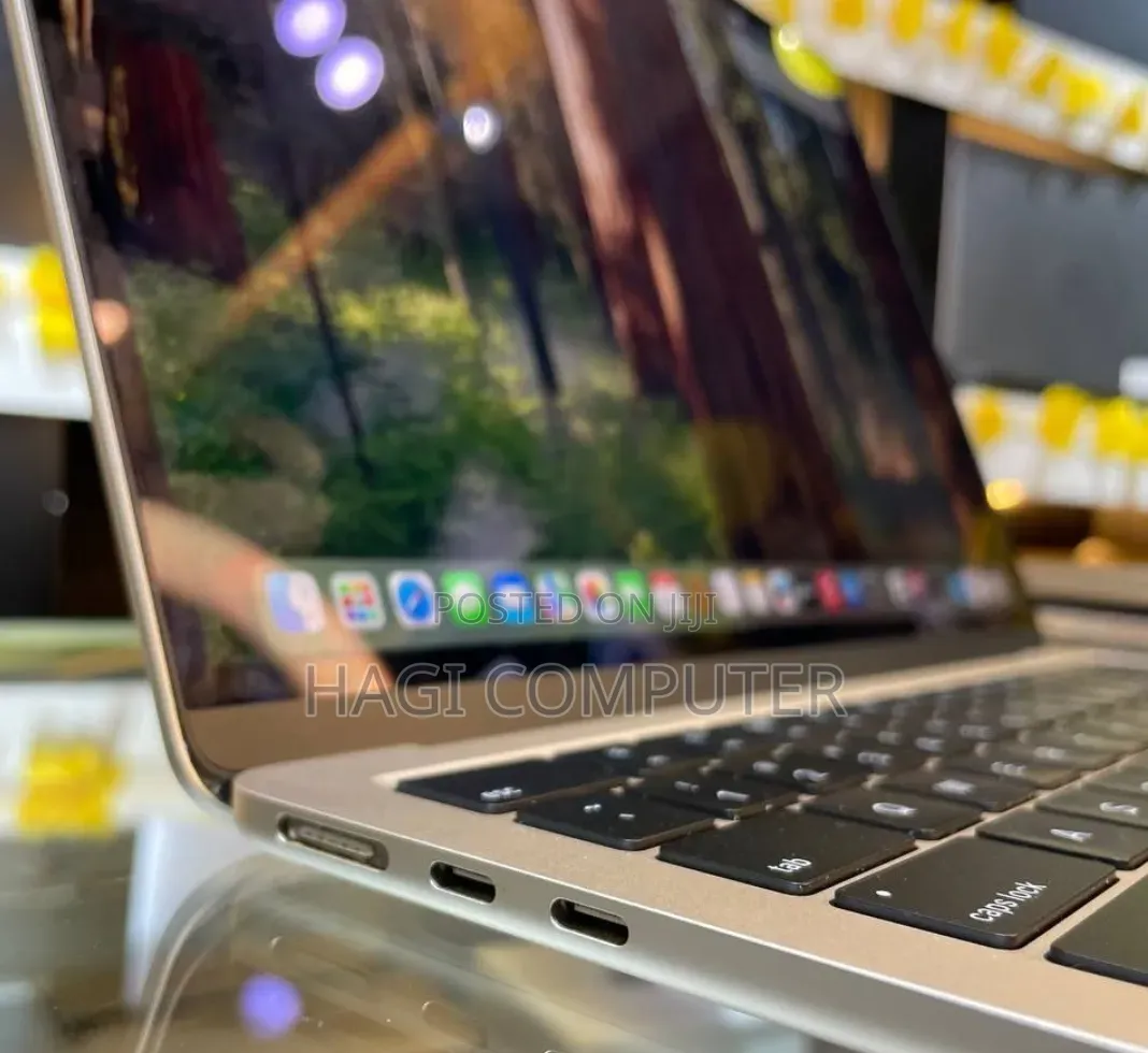 New Laptop Apple MacBook Air 2025 M4 16GB Apple M4 SSD 512GB