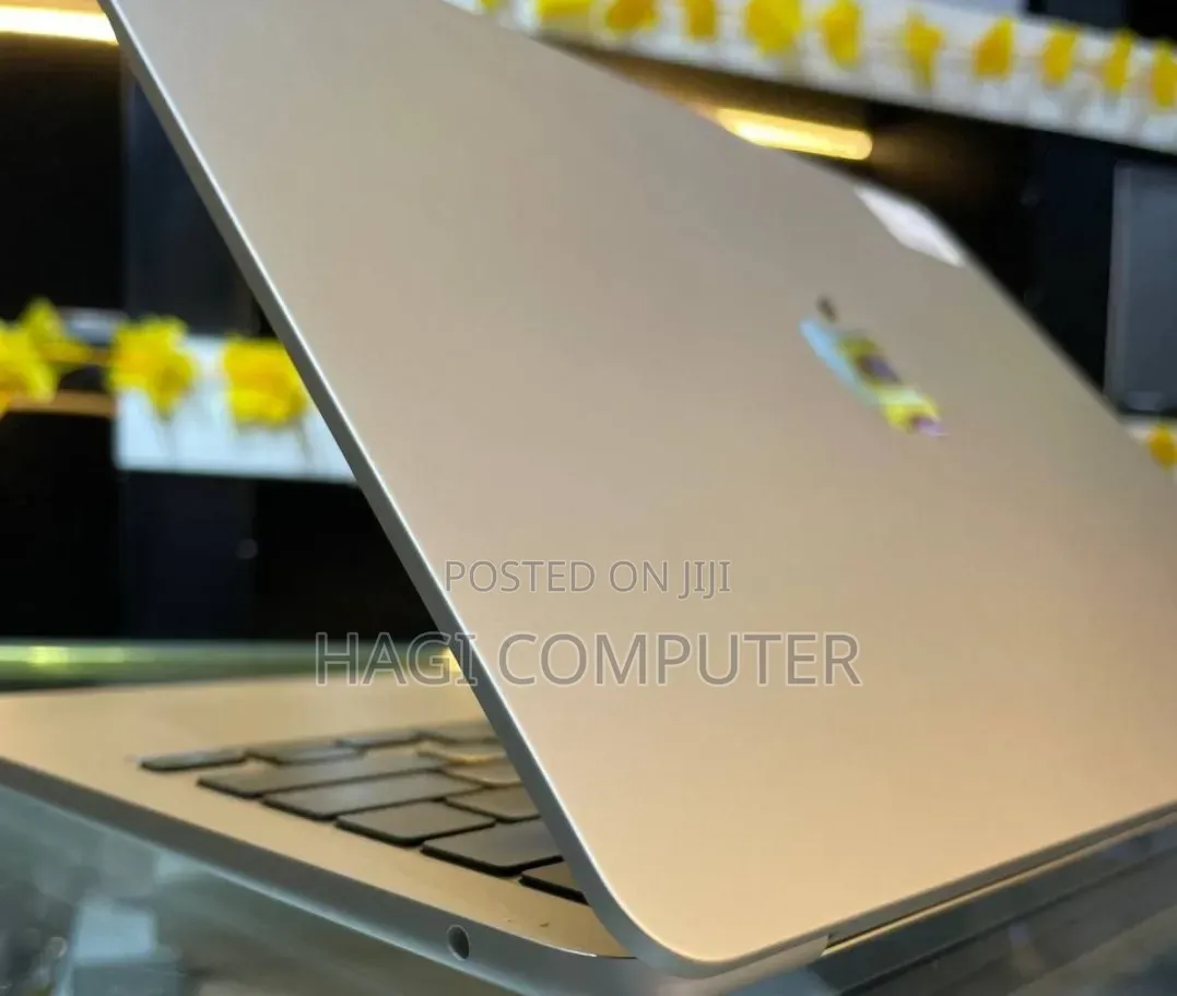 New Laptop Apple MacBook Air 2025 M4 16GB Apple M4 SSD 512GB