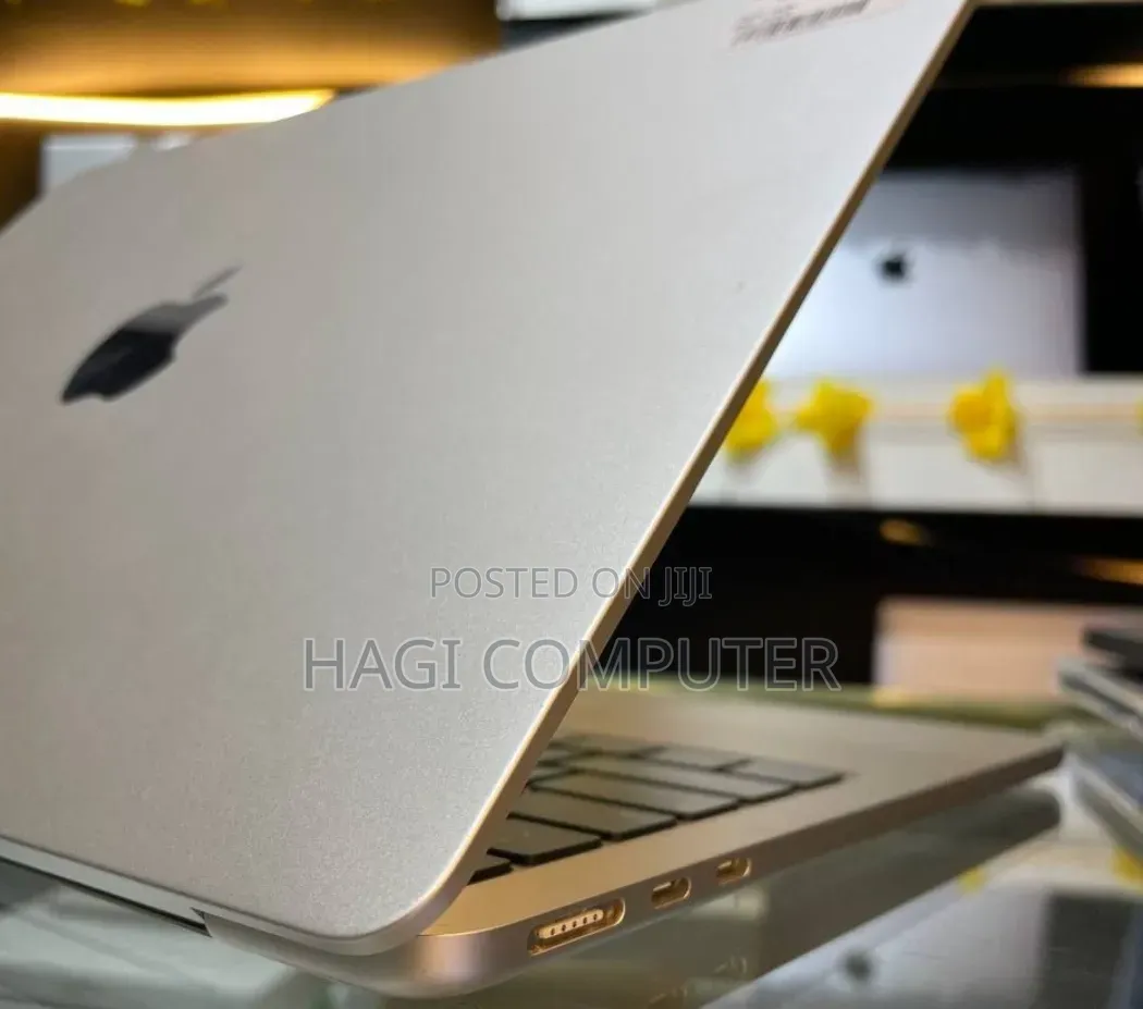 New Laptop Apple MacBook Air 2025 M4 16GB Apple M4 SSD 512GB