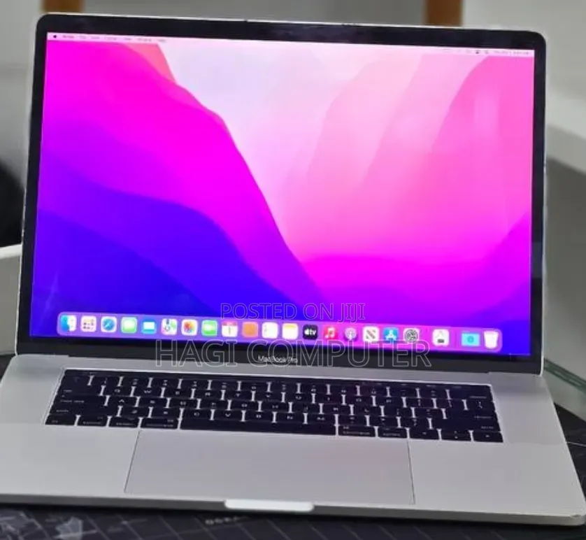 New Laptop Apple MacBook Pro 2017 16GB Intel Core i7 SSD 512GB