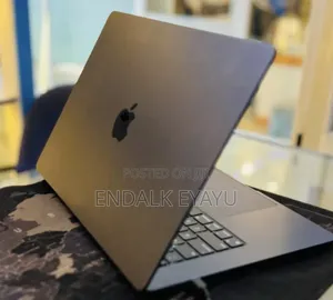 New Laptop Apple MacBook Air 2024 M3 8GB Apple M3 SSD 256GB
