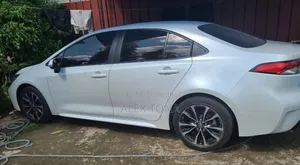 Toyota Corolla 2022 White