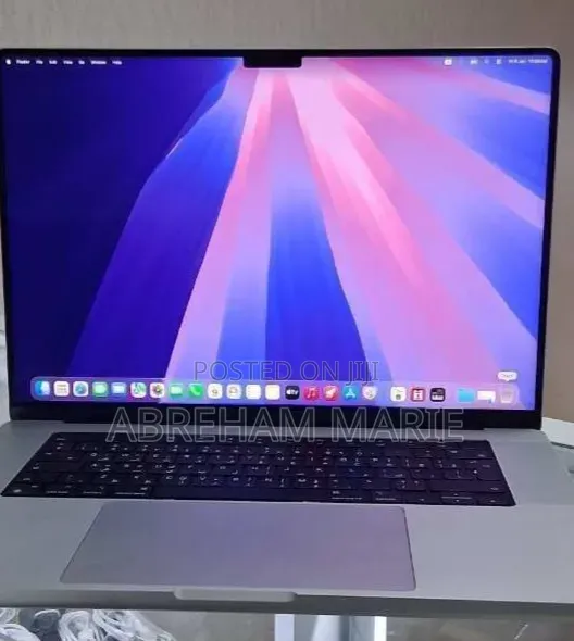 New Laptop Apple MacBook Pro 2021 M1 32GB Apple M1 Pro SSD 512GB